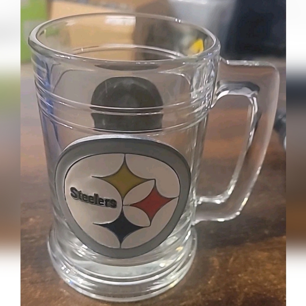 Pittsburgh Steelers Glass Beer Mug With 3D Steelers Logo Metal NFL Cup